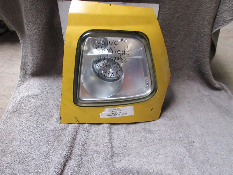 Volvo 82157780 SKYLICHT VOLVO FH SERIE MODEL 2020 EURO 6 LINKS - Faro antiniebla para Camión: foto 5 Volvo 82157780 SKYLICHT VOLVO FH SERIE MODEL 2020 EURO 6 LINKS - Faro antiniebla para Camión: foto 5