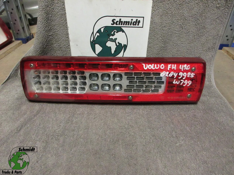 Volvo 82849925 LED ACHTERLAMP RECHTS EURO 6 MODEL 2020 - Luz trasera para Camión: foto 1 Volvo 82849925 LED ACHTERLAMP RECHTS EURO 6 MODEL 2020 - Luz trasera para Camión: foto 1