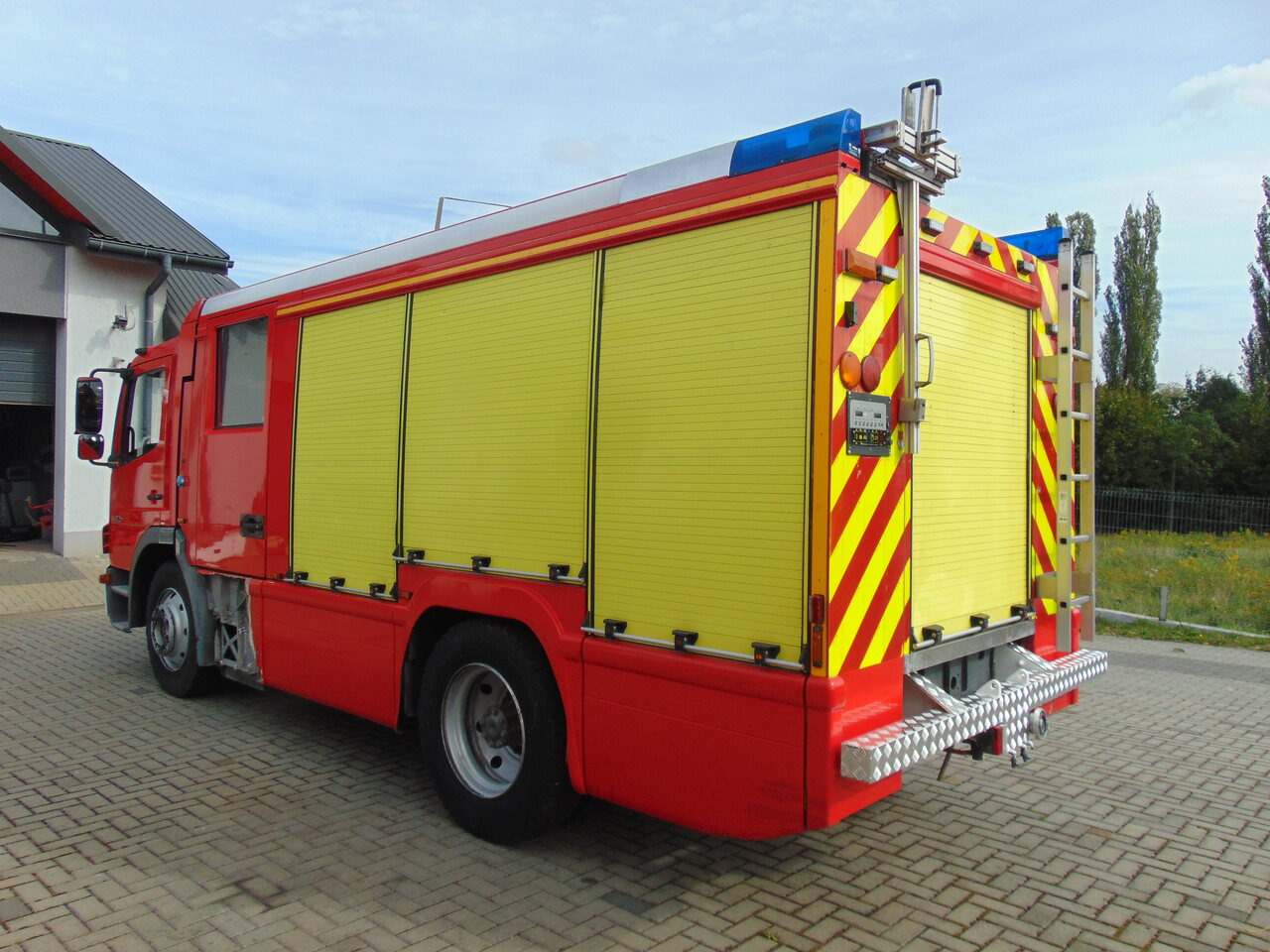 MERCEDES-BENZ Atego 1325F GIMAEX - Camión de bomberos: foto 4 MERCEDES-BENZ Atego 1325F GIMAEX - Camión de bomberos: foto 4