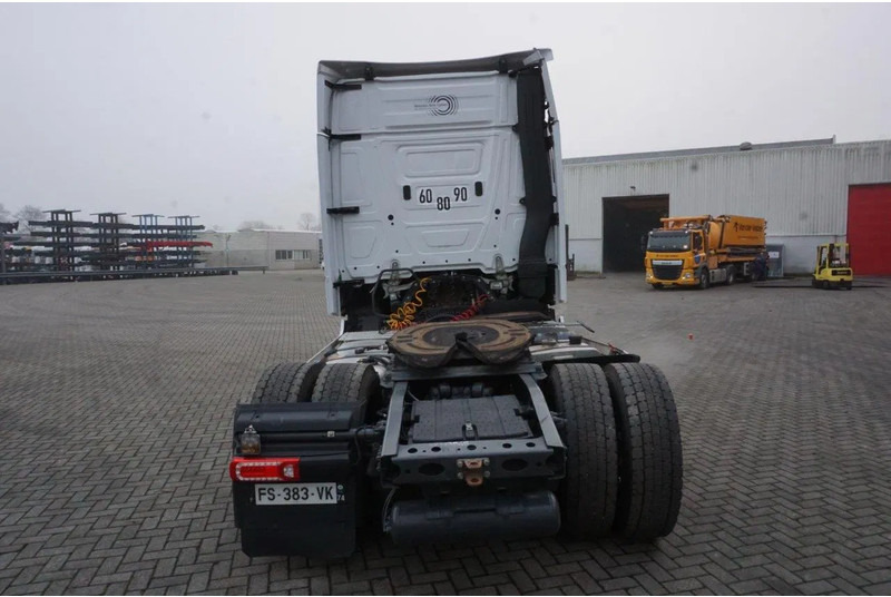 Mercedes-Benz ACTROS 1863 / ENGINE RUNNING / RETARDER/ HYDRAULICS / ONLY: 268593KM / GIGA-SPACE / MIRRORCAM / AUTOMATIC / EURO-6 / 2020 - Cabeza tractora: foto 4 Mercedes-Benz ACTROS 1863 / ENGINE RUNNING / RETARDER/ HYDRAULICS / ONLY: 268593KM / GIGA-SPACE / MIRRORCAM / AUTOMATIC / EURO-6 / 2020 - Cabeza tractora: foto 4