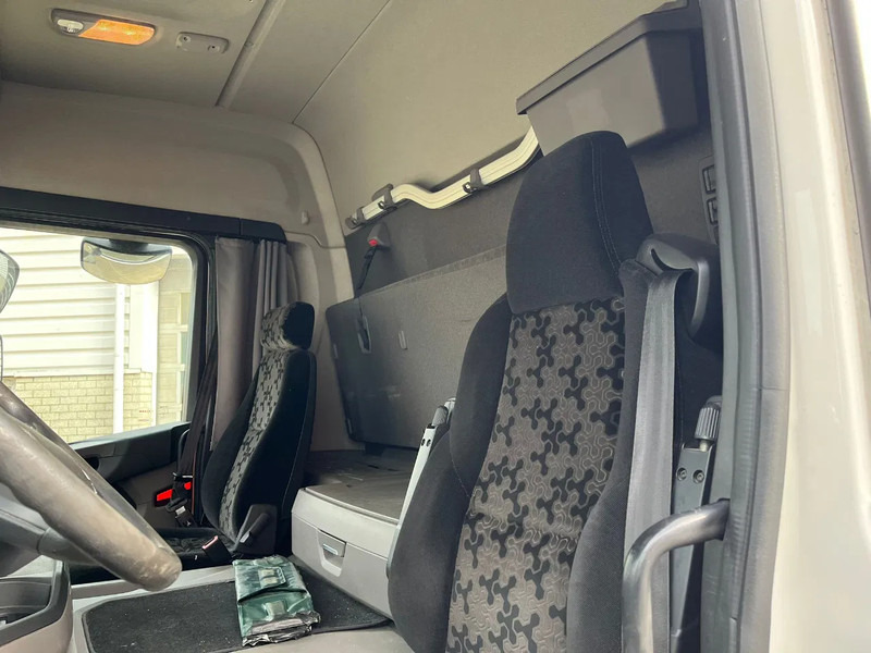 Cabeza tractora Scania NGS G340 / RETARDER / ONLY:540863 KM / TUV:19-02-2026 / CLEAN NL TRUCK / LWDS / LNG / AUTOMATIC / EURO-6 / 2019: foto 8 Cabeza tractora Scania NGS G340 / RETARDER / ONLY:540863 KM / TUV:19-02-2026 / CLEAN NL TRUCK / LWDS / LNG / AUTOMATIC / EURO-6 / 2019: foto 8
