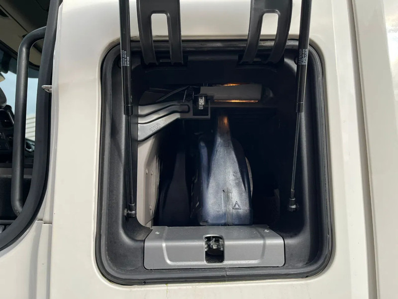 Cabeza tractora Scania NGS G340 / RETARDER / ONLY:540863 KM / TUV:19-02-2026 / CLEAN NL TRUCK / LWDS / LNG / AUTOMATIC / EURO-6 / 2019: foto 19 Cabeza tractora Scania NGS G340 / RETARDER / ONLY:540863 KM / TUV:19-02-2026 / CLEAN NL TRUCK / LWDS / LNG / AUTOMATIC / EURO-6 / 2019: foto 19