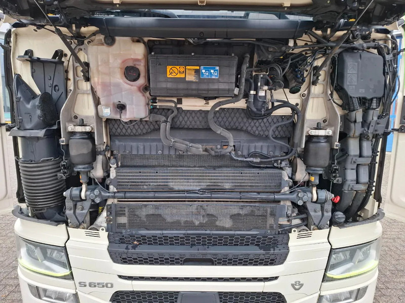 Cabeza tractora Scania NGS S650 V8 / RETARDER / 633397 KM / 9 TON FRONT AXELE / FULL-AIR / INLINER / FULL SPOILER / LEATHER / ALCOA / NAVI / FRIDGE / E: foto 7