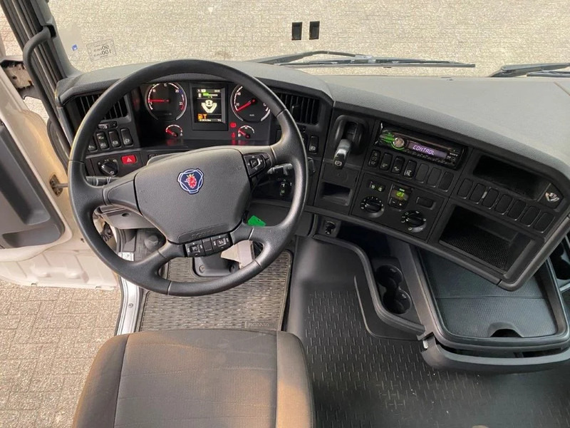 Foto del interior 2: Cabeza tractora Scania R520 / RETARDER / DOUBLE TANK / AUTOMATIC / PARK-COOL / EURO-6 / 2015