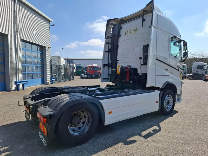 Volvo FH4-460 / VEB+ / DOUBLE TANK / FRIDGE / AUTOMATIC / EURO-6 / 2018 - Cabeza tractora: foto 5 Volvo FH4-460 / VEB+ / DOUBLE TANK / FRIDGE / AUTOMATIC / EURO-6 / 2018 - Cabeza tractora: foto 5