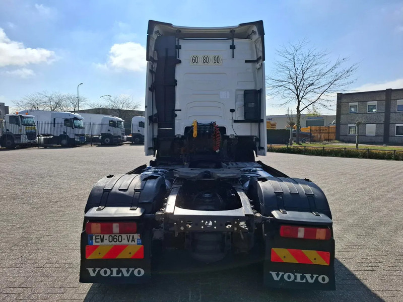 Volvo FH4-460 / VEB+ / DOUBLE TANK / FRIDGE / AUTOMATIC / EURO-6 / 2018 - Cabeza tractora: foto 4 Volvo FH4-460 / VEB+ / DOUBLE TANK / FRIDGE / AUTOMATIC / EURO-6 / 2018 - Cabeza tractora: foto 4