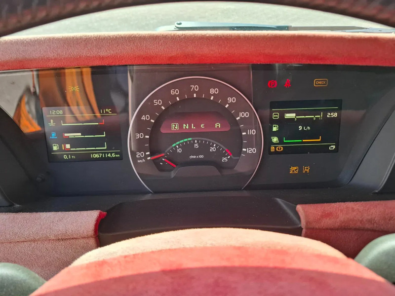 Arrendamiento de Volvo FH4-460 / VEB+ / DOUBLE TANK / FRIDGE / AUTOMATIC / EURO-6 / 2018 Volvo FH4-460 / VEB+ / DOUBLE TANK / FRIDGE / AUTOMATIC / EURO-6 / 2018: foto 15