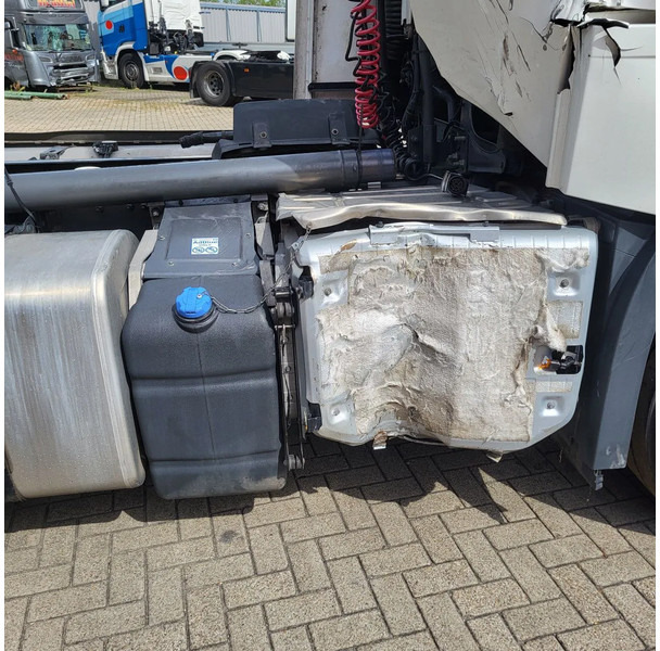 Volvo FH5-500 XL / ENGINE RUNNING / VEB+ / I-PARKCOOL / ONLY:349717 KM / I-SAVE / ACC / LWDS / SIDESKIRTS / AUTOMATIC / EURO-6 / 2023 - Cabeza tractora: foto 5 Volvo FH5-500 XL / ENGINE RUNNING / VEB+ / I-PARKCOOL / ONLY:349717 KM / I-SAVE / ACC / LWDS / SIDESKIRTS / AUTOMATIC / EURO-6 / 2023 - Cabeza tractora: foto 5