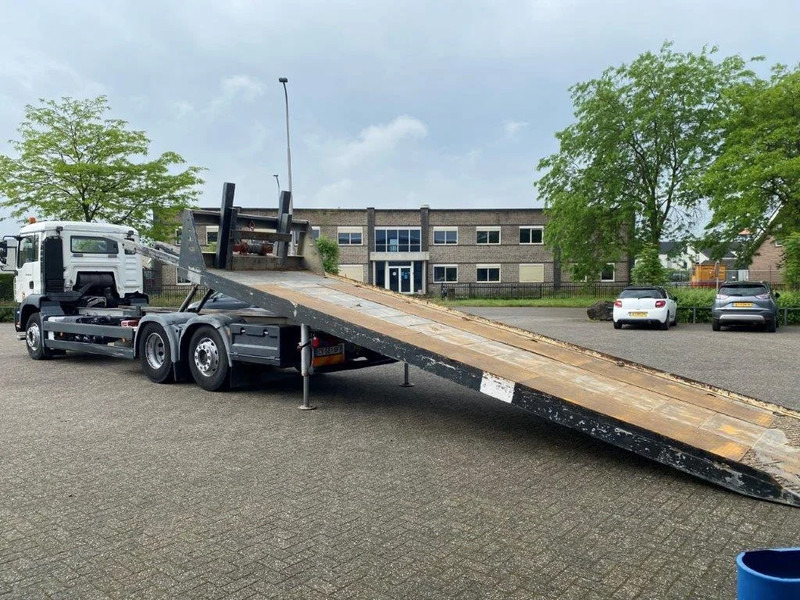 MAN TGA26.320 / SLIDING PLATEAU / WINCH / LIFT AXLE / MACHINE CARRIER / MANUAL / EURO-4 / 2007 - Grua de remolque autos: foto 5 MAN TGA26.320 / SLIDING PLATEAU / WINCH / LIFT AXLE / MACHINE CARRIER / MANUAL / EURO-4 / 2007 - Grua de remolque autos: foto 5