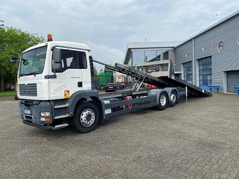 MAN TGA26.320 / SLIDING PLATEAU / WINCH / LIFT AXLE / MACHINE CARRIER / MANUAL / EURO-4 / 2007 - Grua de remolque autos: foto 1 MAN TGA26.320 / SLIDING PLATEAU / WINCH / LIFT AXLE / MACHINE CARRIER / MANUAL / EURO-4 / 2007 - Grua de remolque autos: foto 1