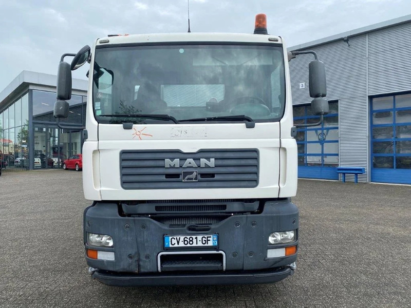 Arrendamiento de MAN TGA26.320 / SLIDING PLATEAU / WINCH / LIFT AXLE / MACHINE CARRIER / MANUAL / EURO-4 / 2007 MAN TGA26.320 / SLIDING PLATEAU / WINCH / LIFT AXLE / MACHINE CARRIER / MANUAL / EURO-4 / 2007: foto 14