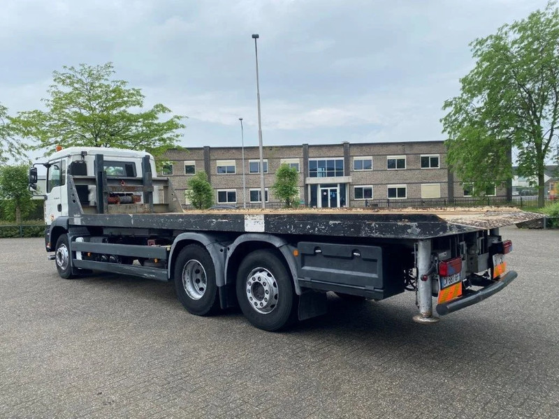 Arrendamiento de MAN TGA26.320 / SLIDING PLATEAU / WINCH / LIFT AXLE / MACHINE CARRIER / MANUAL / EURO-4 / 2007 MAN TGA26.320 / SLIDING PLATEAU / WINCH / LIFT AXLE / MACHINE CARRIER / MANUAL / EURO-4 / 2007: foto 6