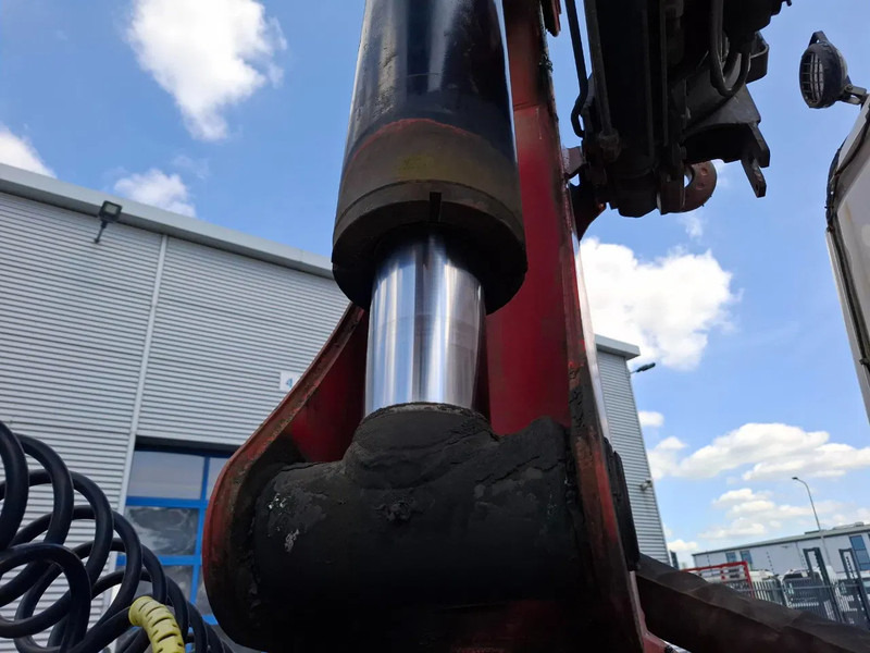 Arrendamiento de Scania 124G-420 / RETARDER / PALFINGER PK32080 / DOUBLE TANK / AIRCO / GOOD CONDITION / MANUAL / EURO-3 / 2004 Scania 124G-420 / RETARDER / PALFINGER PK32080 / DOUBLE TANK / AIRCO / GOOD CONDITION / MANUAL / EURO-3 / 2004: foto 20