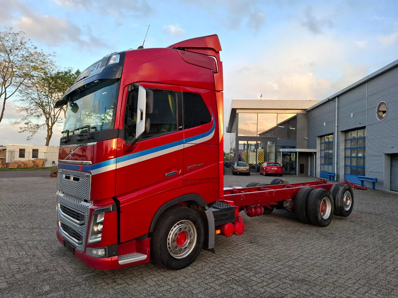 Volvo FH16-750 / BIG AXLE / VEB+ / ONLY:679711 KM / TECHNICAL 70TON / 9TON FRONT AXLE / INLINER / FULL-AIR / AUTOMATIC / EURO-6 / 2018 - Camión chasis: foto 1 Volvo FH16-750 / BIG AXLE / VEB+ / ONLY:679711 KM / TECHNICAL 70TON / 9TON FRONT AXLE / INLINER / FULL-AIR / AUTOMATIC / EURO-6 / 2018 - Camión chasis: foto 1