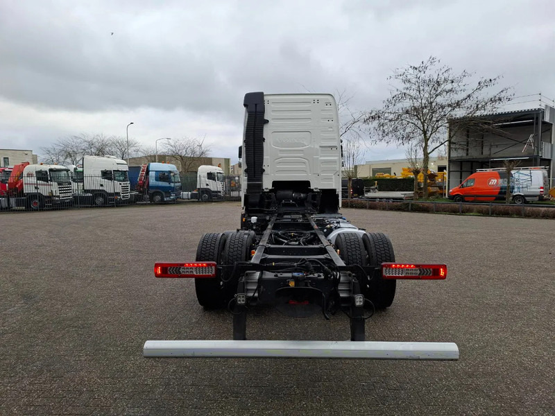 Volvo FH5-500 / XL / VEB+ / I-SAVE / I-PARKCOOL / ONLY:175784 KM / GERMAN TRUCK / FULL-AIR / WB:490 / ALCOA / LEATHER / 2023 - Camión chasis: foto 4 Volvo FH5-500 / XL / VEB+ / I-SAVE / I-PARKCOOL / ONLY:175784 KM / GERMAN TRUCK / FULL-AIR / WB:490 / ALCOA / LEATHER / 2023 - Camión chasis: foto 4