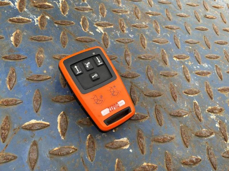 Arrendamiento de Volvo FM11-330 / LOW KM'S:472120 KM / LWDS / FULL-AIR / NAVI / CURTAIN SAILS / PLATFORM 2500KG / AUTOMATIC / EURO-6 / 2016 Volvo FM11-330 / LOW KM'S:472120 KM / LWDS / FULL-AIR / NAVI / CURTAIN SAILS / PLATFORM 2500KG / AUTOMATIC / EURO-6 / 2016: foto 11 Arrendamiento de Volvo FM11-330 / LOW KM'S:472120 KM / LWDS / FULL-AIR / NAVI / CURTAIN SAILS / PLATFORM 2500KG / AUTOMATIC / EURO-6 / 2016 Volvo FM11-330 / LOW KM'S:472120 KM / LWDS / FULL-AIR / NAVI / CURTAIN SAILS / PLATFORM 2500KG / AUTOMATIC / EURO-6 / 2016: foto 11