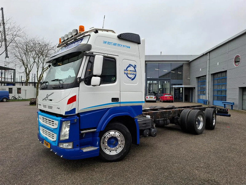 Volvo FM11-460 / NL TRUCK / LIFT+LENKACHSE / ONLY:355342 KM / DYNAMIC STEERING / LWDS / NAVI / ALCOA / TUV:07-01-2026 / INLINER / EURO - Camión chasis: foto 2 Volvo FM11-460 / NL TRUCK / LIFT+LENKACHSE / ONLY:355342 KM / DYNAMIC STEERING / LWDS / NAVI / ALCOA / TUV:07-01-2026 / INLINER / EURO - Camión chasis: foto 2