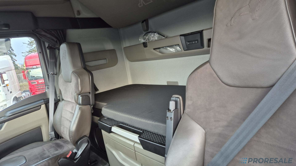 MAN TGX 18.510 XLX EURO 6 - Cabeza tractora: foto 5 MAN TGX 18.510 XLX EURO 6 - Cabeza tractora: foto 5