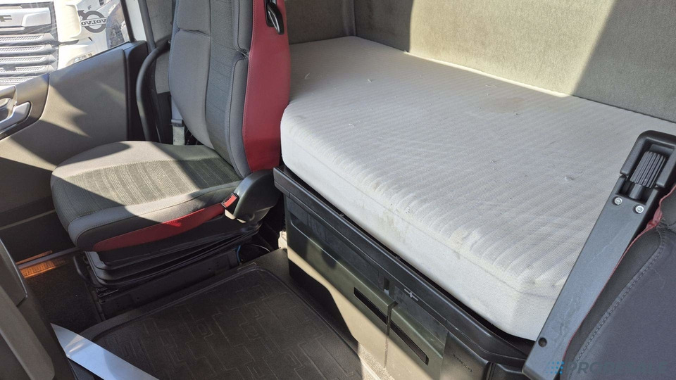 VOLVO FH 460 EURO 6 - Cabeza tractora: foto 5 VOLVO FH 460 EURO 6 - Cabeza tractora: foto 5