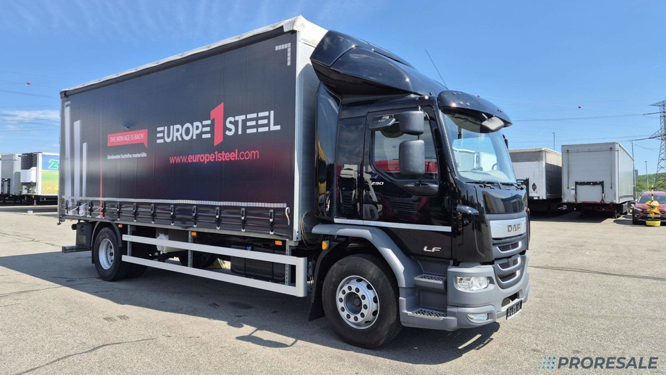 DAF LF 290 FA Sleeper Cab EURO 6 - valník s plachtou - Camión lona: foto 1 DAF LF 290 FA Sleeper Cab EURO 6 - valník s plachtou - Camión lona: foto 1