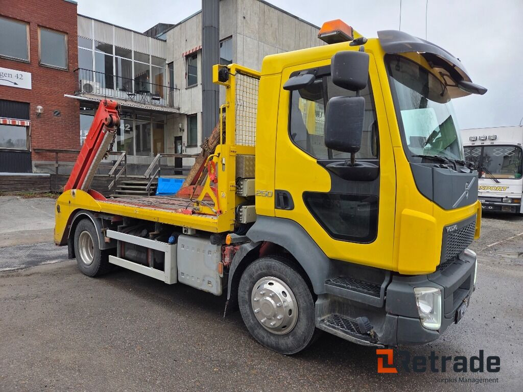 Liftdumper Volvo FE 250 - Camión portacontenedor de cadenas: foto 2 Liftdumper Volvo FE 250 - Camión portacontenedor de cadenas: foto 2
