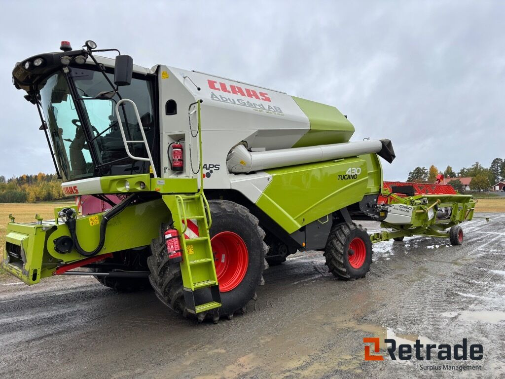 Skördetröska Claas Tucano 430 C 660 - Maquinaria agrícola: foto 1 Skördetröska Claas Tucano 430 C 660 - Maquinaria agrícola: foto 1