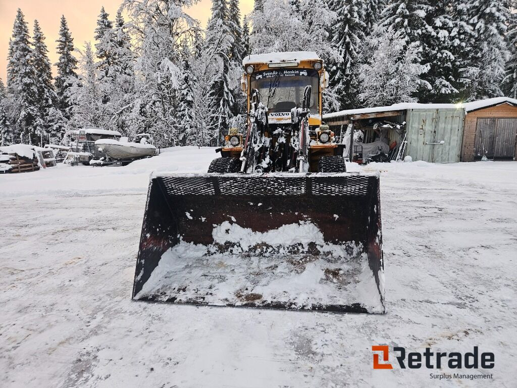 Hjullastare Volvo 4200 med skopa - Maquinaria de construcción: foto 3 Hjullastare Volvo 4200 med skopa - Maquinaria de construcción: foto 3