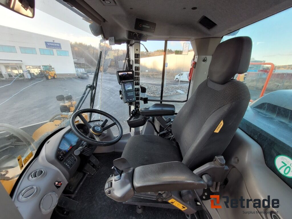 Hjullastare Volvo L 180H med skopa - Maquinaria de construcción: foto 5 Hjullastare Volvo L 180H med skopa - Maquinaria de construcción: foto 5