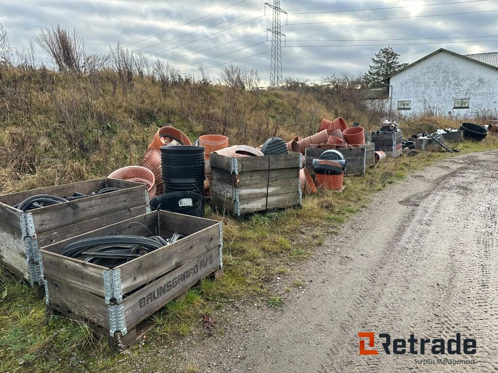 Plast rør og brønd ringe - Equipo de construcción: foto 1 Plast rør og brønd ringe - Equipo de construcción: foto 1