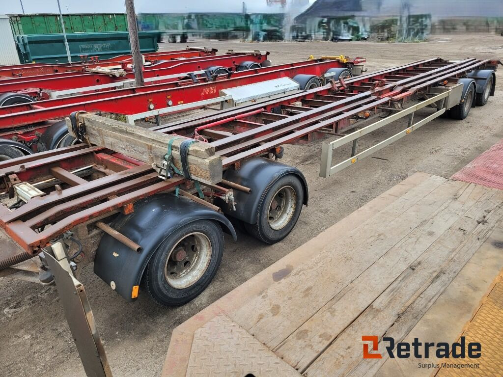 Släpvagn Briab Kilafors 4-axligt lastväxlarsläp - Remolque multilift/ Portacontenedores de cadenas: foto 1 Släpvagn Briab Kilafors 4-axligt lastväxlarsläp - Remolque multilift/ Portacontenedores de cadenas: foto 1