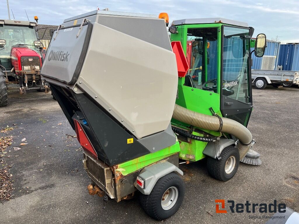 Redskabsbærer Nilfisk FH3 med maskinsæt. - Vehículo municipal: foto 5 Redskabsbærer Nilfisk FH3 med maskinsæt. - Vehículo municipal: foto 5