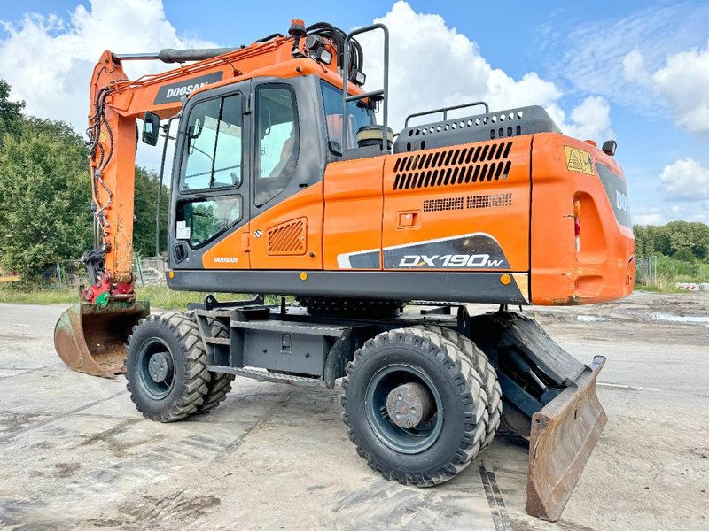 Doosan DX190W-5 - German Machine / Triple Boom - Excavadora de ruedas: foto 3 Doosan DX190W-5 - German Machine / Triple Boom - Excavadora de ruedas: foto 3