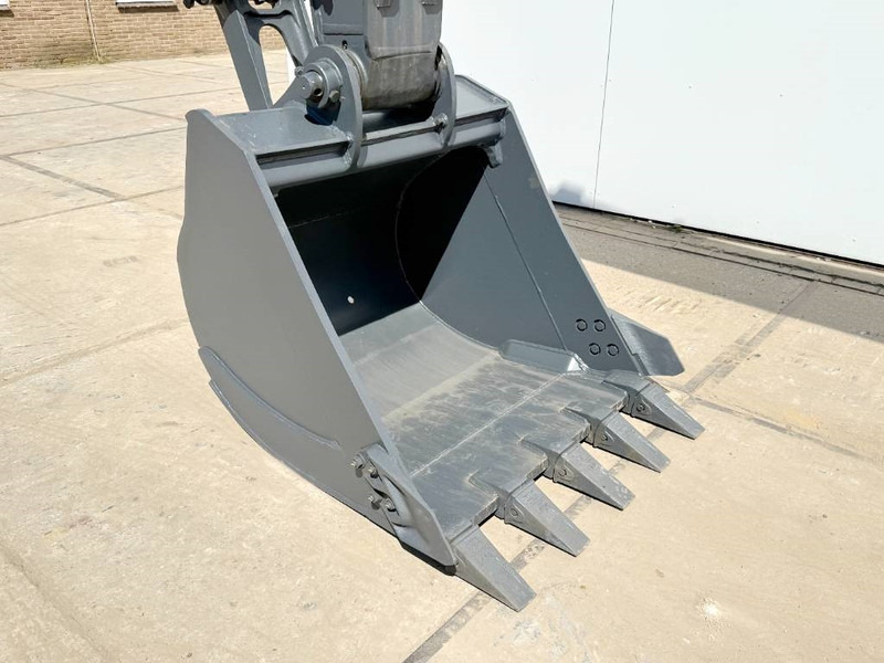 Excavadora de cadenas nuevo Hyundai R210 *2025 Model* - New / Unused / Hammer Lines: foto 15