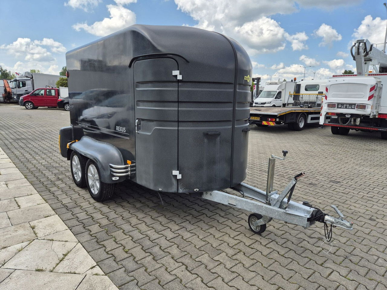 Humbaur Rexus 2000 / FOR Transporting 2 Horses, Ponies ANDBreedin Humbaur Rexus 2000 / FOR Transporting 2 Horses, Ponies ANDBreedin - Remolque para caballos: foto 4 Humbaur Rexus 2000 / FOR Transporting 2 Horses, Ponies ANDBreedin Humbaur Rexus 2000 / FOR Transporting 2 Horses, Ponies ANDBreedin - Remolque para caballos: foto 4