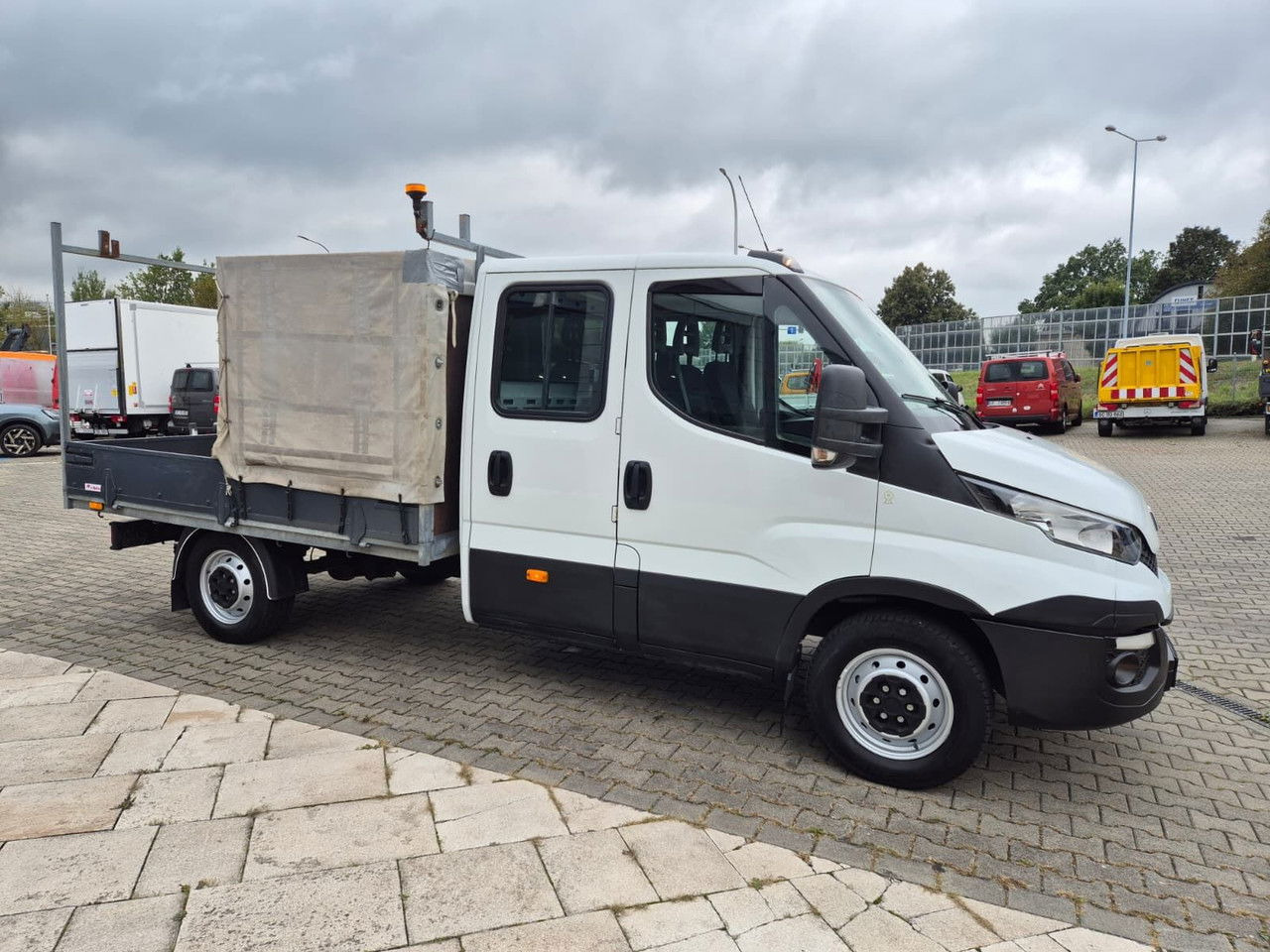 Arrendamiento de IVECO Daily 35 35S15 / Doka / 1 Owner / LOW KM / 7 Seats IVECO Daily 35 35S15 / Doka / 1 Owner / LOW KM / 7 Seats: foto 5