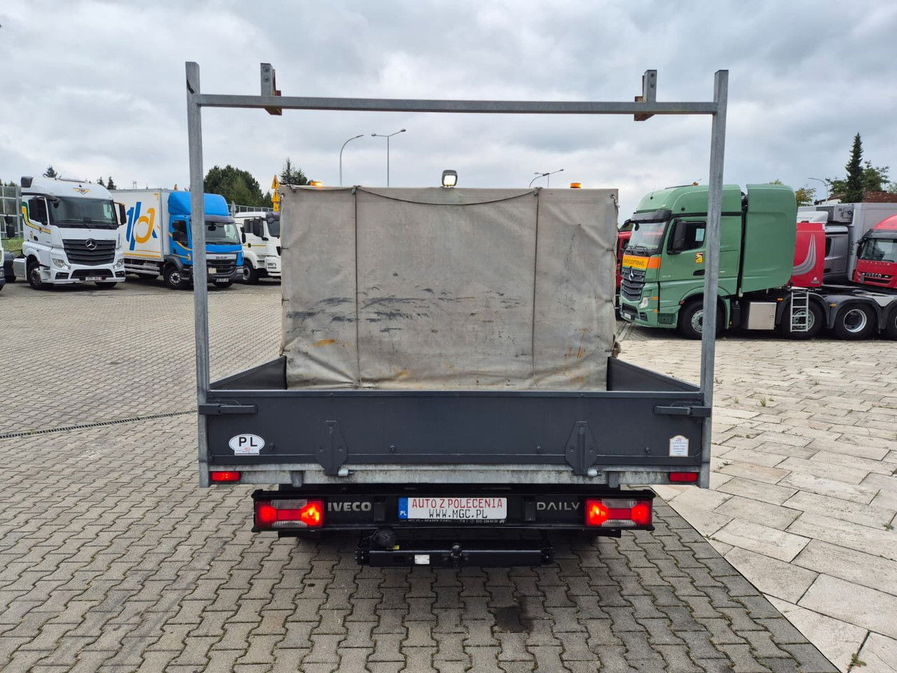 Arrendamiento de IVECO Daily 35 35S15 / Doka / 1 Owner / LOW KM / 7 Seats IVECO Daily 35 35S15 / Doka / 1 Owner / LOW KM / 7 Seats: foto 9