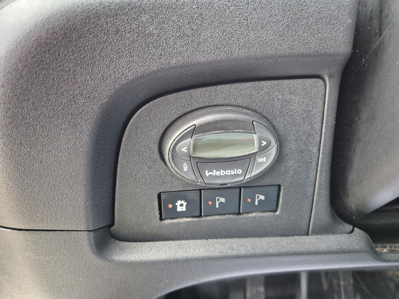 Arrendamiento de IVECO Daily 35 35S15 / Doka / 1 Owner / LOW KM / 7 Seats IVECO Daily 35 35S15 / Doka / 1 Owner / LOW KM / 7 Seats: foto 23