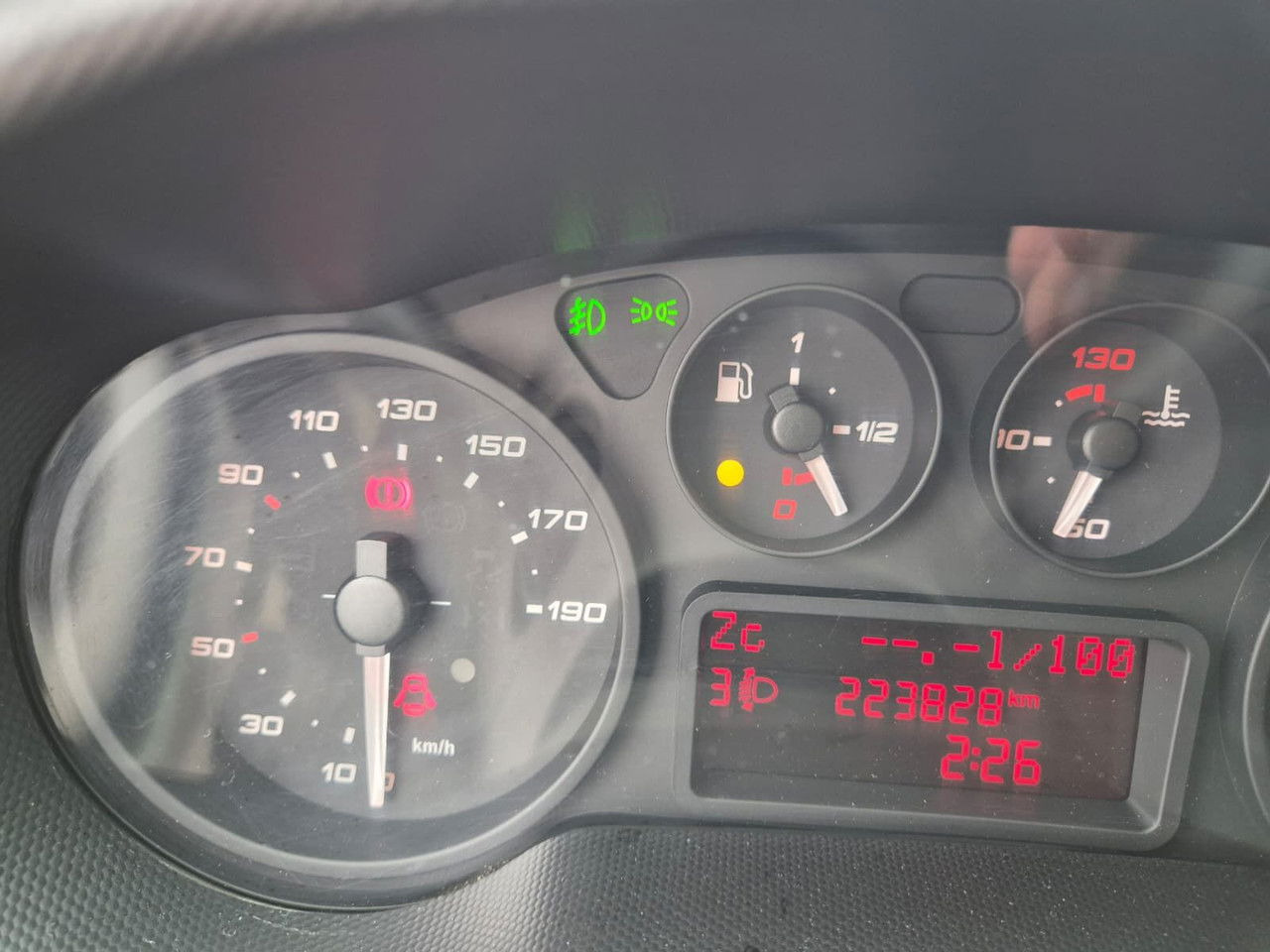 Arrendamiento de IVECO Daily 35 35S15 / Doka / 1 Owner / LOW KM / 7 Seats IVECO Daily 35 35S15 / Doka / 1 Owner / LOW KM / 7 Seats: foto 21