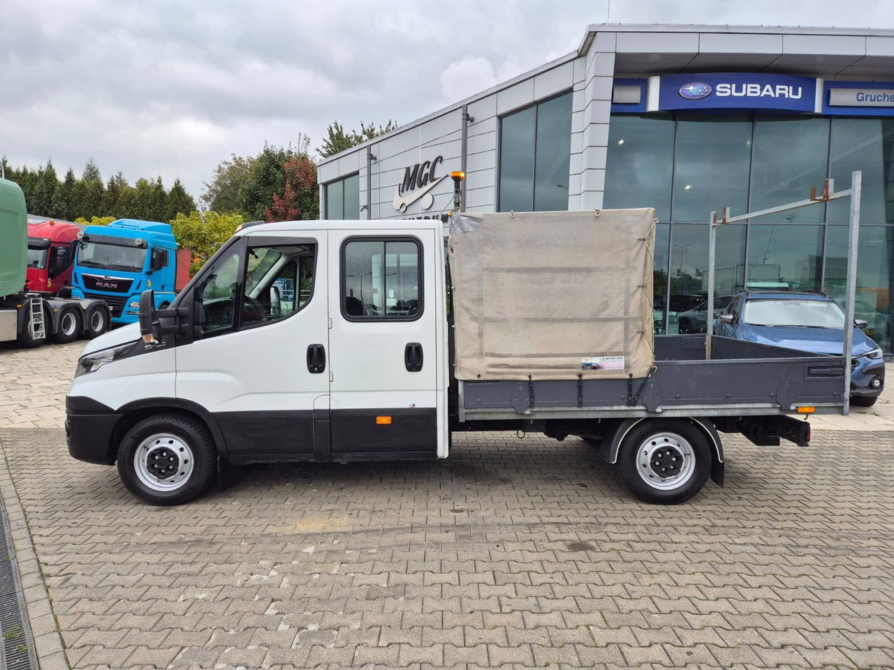 Arrendamiento de IVECO Daily 35 35S15 / Doka / 1 Owner / LOW KM / 7 Seats IVECO Daily 35 35S15 / Doka / 1 Owner / LOW KM / 7 Seats: foto 11