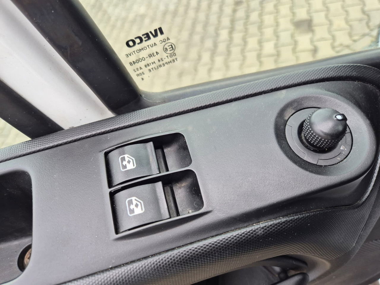 Arrendamiento de IVECO Daily 35 35S15 / Doka / 1 Owner / LOW KM / 7 Seats IVECO Daily 35 35S15 / Doka / 1 Owner / LOW KM / 7 Seats: foto 24