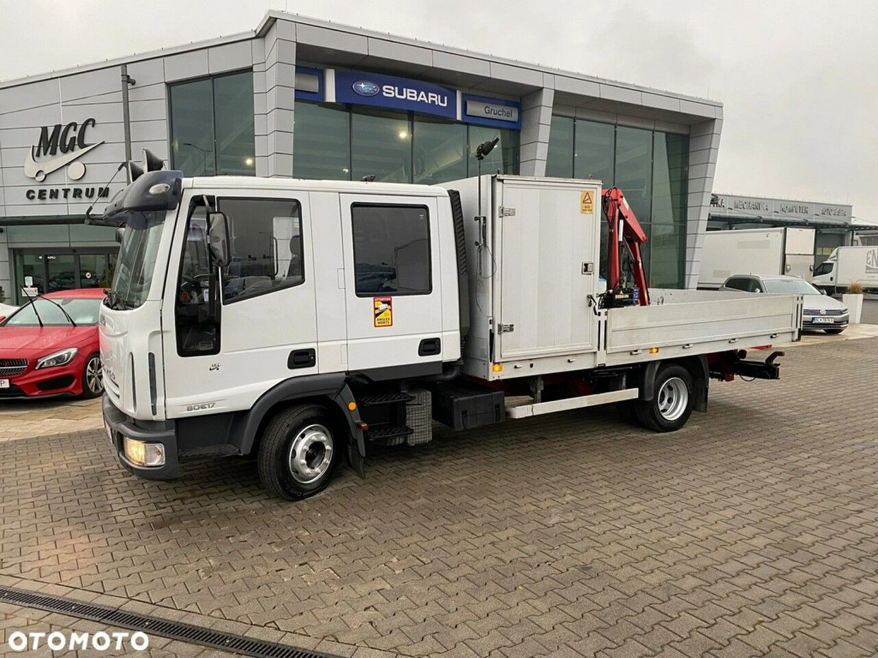 Iveco Eurocargo ML80E17 - Camión caja abierta, Camión grúa: foto 1 Iveco Eurocargo ML80E17 - Camión caja abierta, Camión grúa: foto 1
