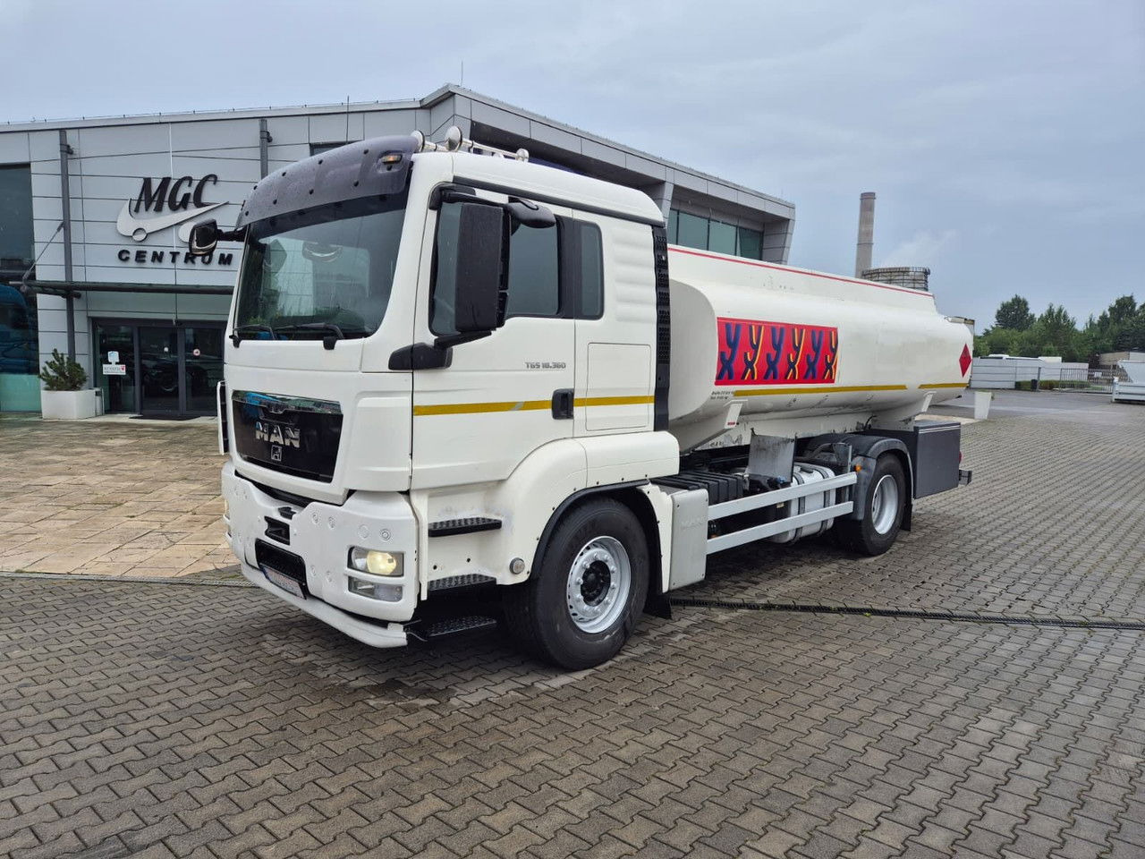 MAN TGS 18.360 OIL Transport / Good Condition - Camión cisterna: foto 2 MAN TGS 18.360 OIL Transport / Good Condition - Camión cisterna: foto 2