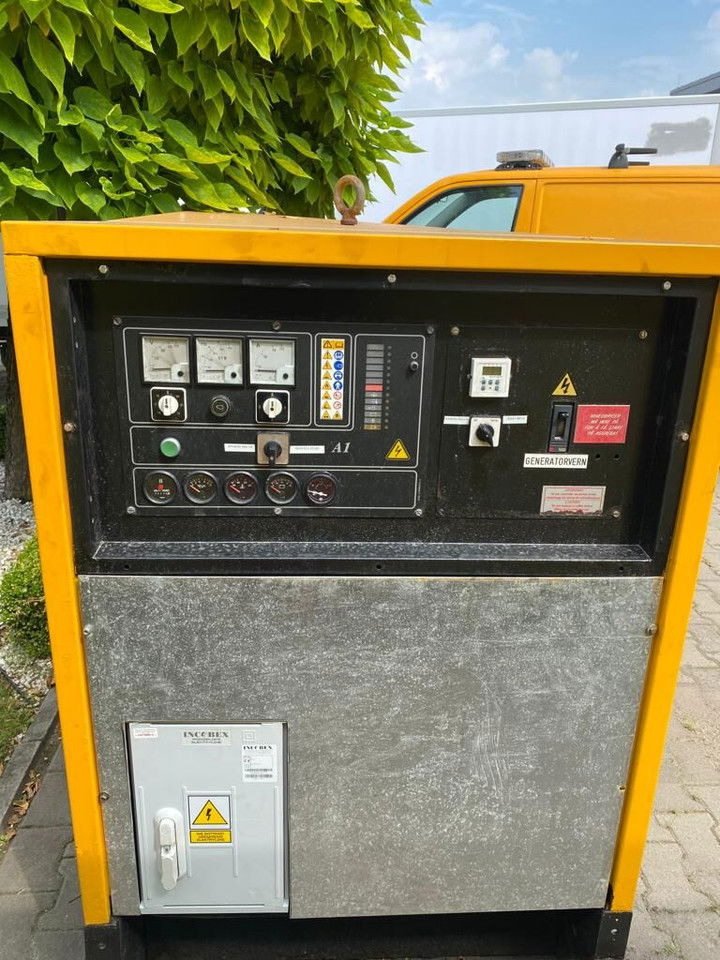 Generador industriale SDMO NS 60 W M, Silent generator 60kVA, 48KW NS 60 W M, Silent generator 60kVA, SDMO NS 60 W M, Silent generator 60kVA, 48KW NS 60 W M, Silent generator 60kVA, 48KW: foto 20