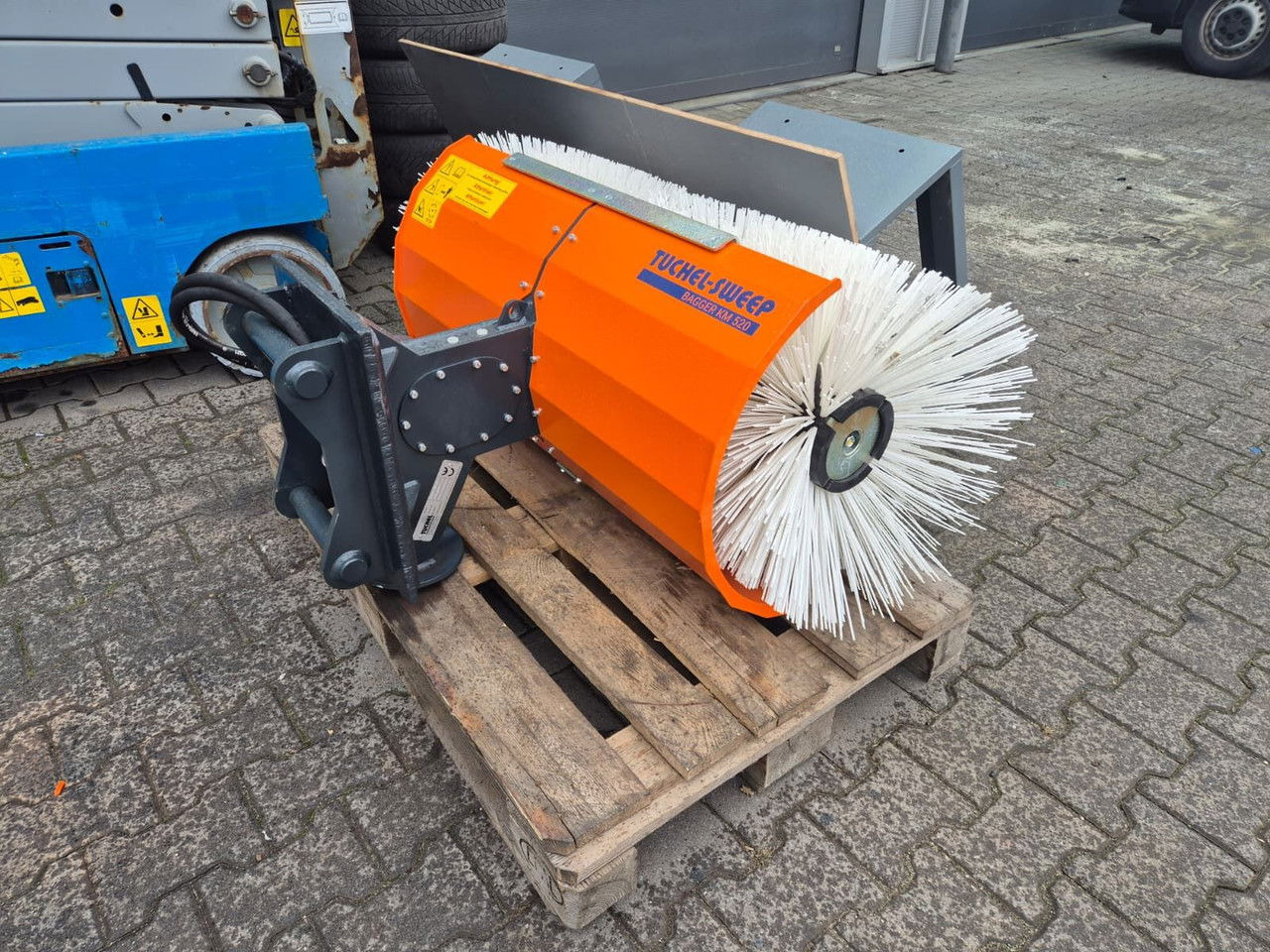 Tuchel Sweep Bagger KM 520 / NEW - Barredora cucharón: foto 1 Tuchel Sweep Bagger KM 520 / NEW - Barredora cucharón: foto 1