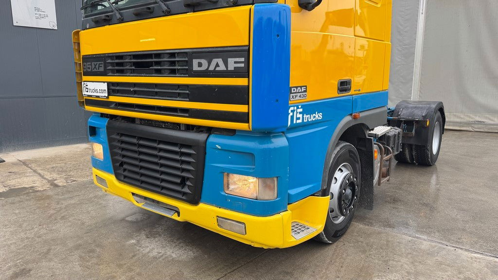 DAF XF 95.430 4x2 tractor unit - euro 3 - Cabeza tractora: foto 2 DAF XF 95.430 4x2 tractor unit - euro 3 - Cabeza tractora: foto 2