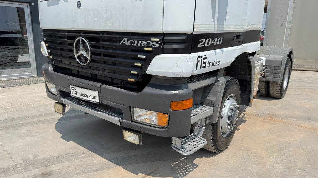 Mercedes-Benz Actros 2040 AS 4x4 tractor unit - tipp. hydr. - Cabeza tractora: foto 2 Mercedes-Benz Actros 2040 AS 4x4 tractor unit - tipp. hydr. - Cabeza tractora: foto 2