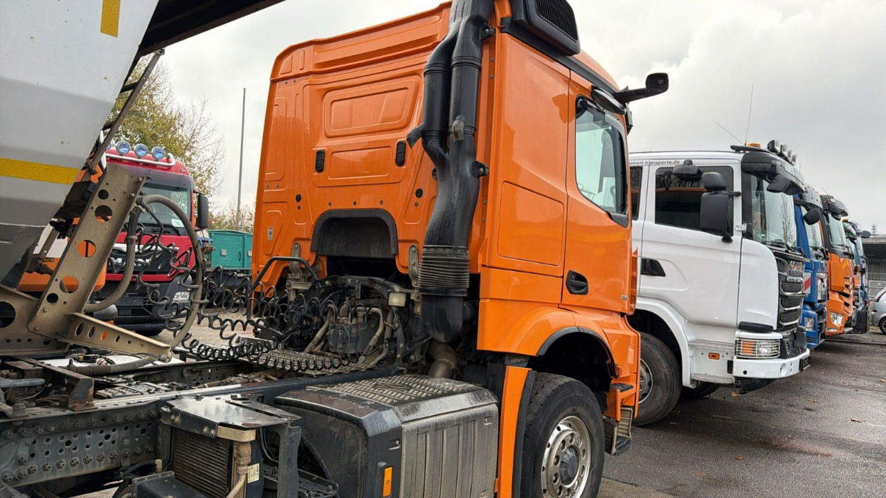Mercedes-Benz Arocs 1851 LS HAD 4X4 - Euro 6 - retarder - tipper hydraulics - Cabeza tractora: foto 4 Mercedes-Benz Arocs 1851 LS HAD 4X4 - Euro 6 - retarder - tipper hydraulics - Cabeza tractora: foto 4