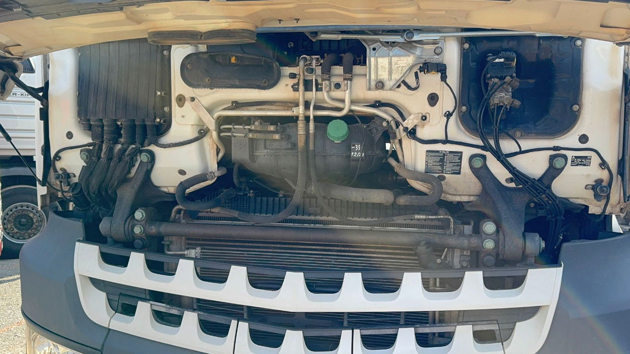 Mercedes-Benz Arocs 1851 LS HAD 4X4 - Euro 6 - retarder - tipper hydraulics - Cabeza tractora: foto 4 Mercedes-Benz Arocs 1851 LS HAD 4X4 - Euro 6 - retarder - tipper hydraulics - Cabeza tractora: foto 4