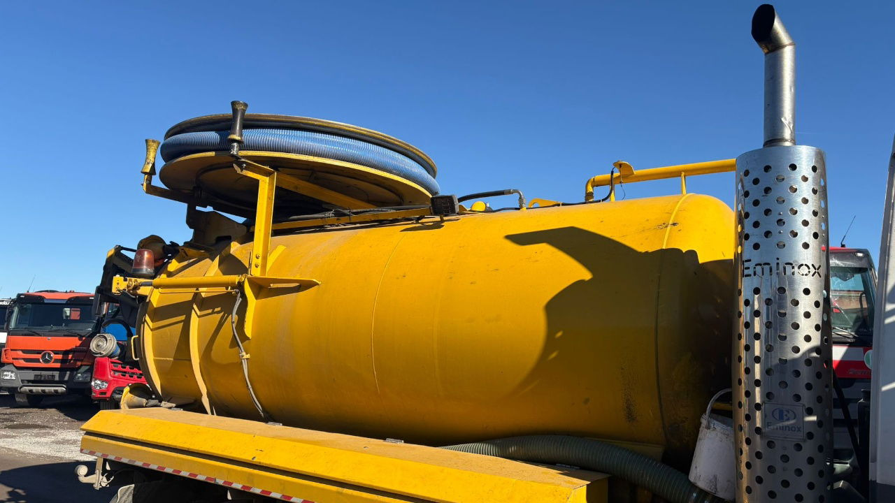 DAF AE55 4x2 vacuum + pressure truck - 8000 liters - Limpieza de alcantarillado: foto 4 DAF AE55 4x2 vacuum + pressure truck - 8000 liters - Limpieza de alcantarillado: foto 4