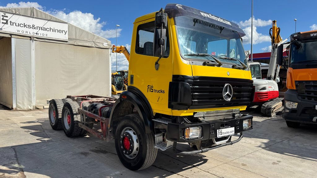 Mercedes-Benz SK 2627 6x4 chassis - V6 - full spring - Camión chasis: foto 3 Mercedes-Benz SK 2627 6x4 chassis - V6 - full spring - Camión chasis: foto 3